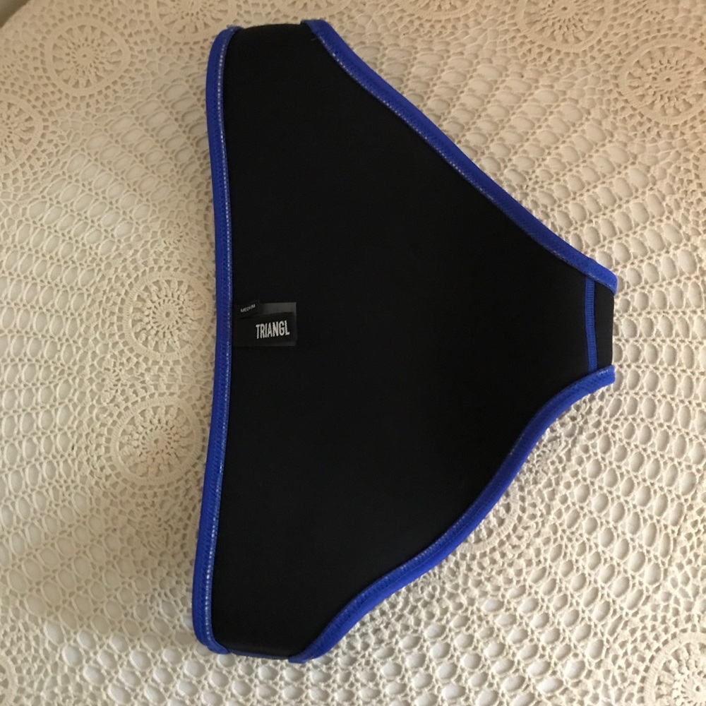 Triangl Neoprene bikini bottom & matching bag Size M - Picture 5 of 8